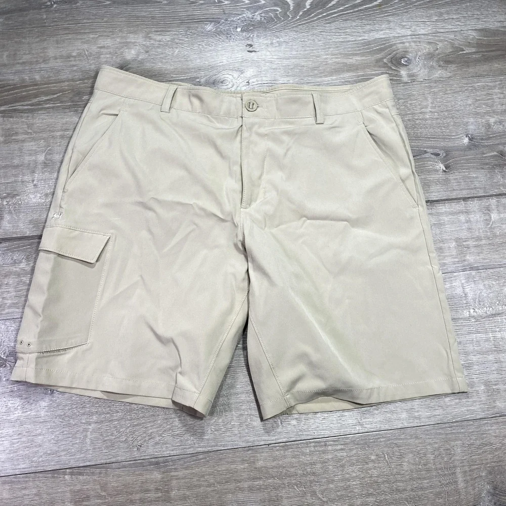 Under Armour Shorts Mens 40‎ Beige Cargo Performance Athletic Loose Fit